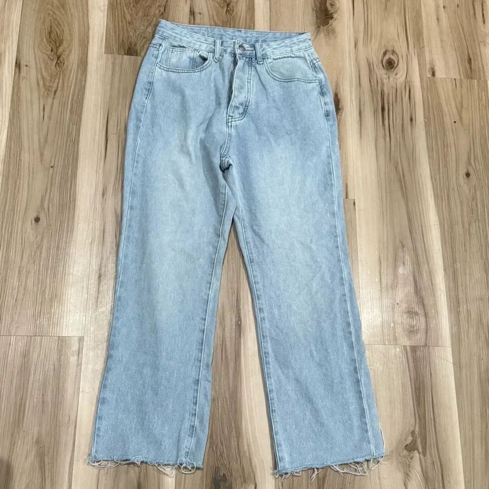 Princess Polly Raw Hem Button Fly Straight Jeans Women’s 4